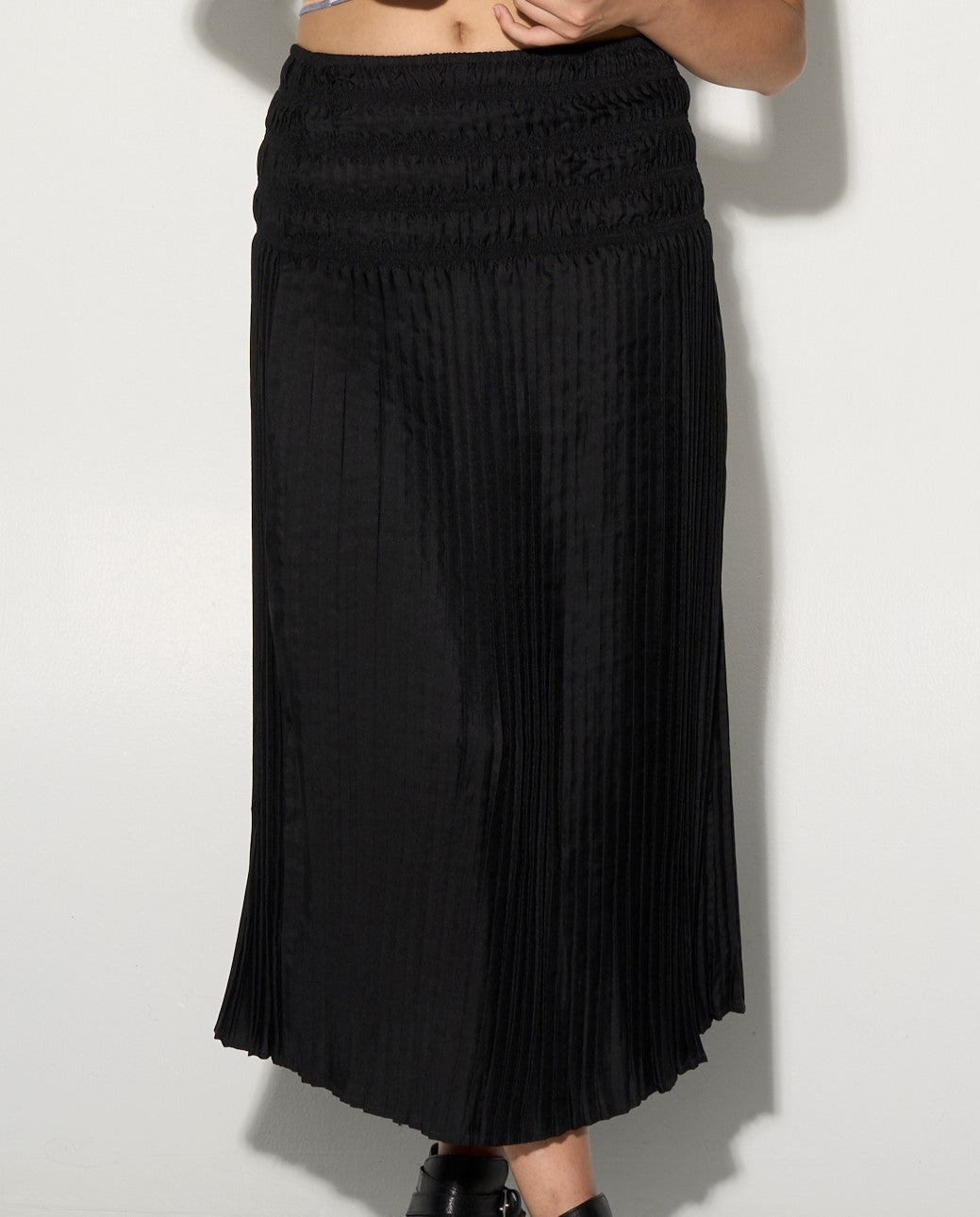 ELEA Black pleated midi skirt-3