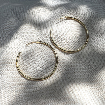 Classic Bombshell Hoop Earrings-4